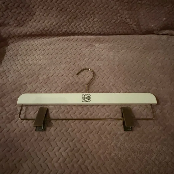 Loewe White wooden / metallic Hanger